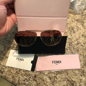 Brand New Fendi aviator logo sunglasses